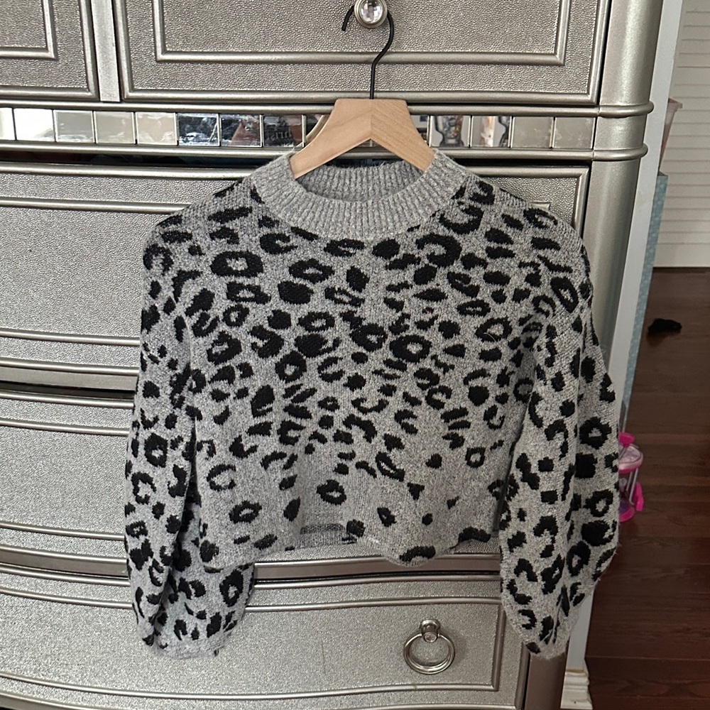 Cropped sweater